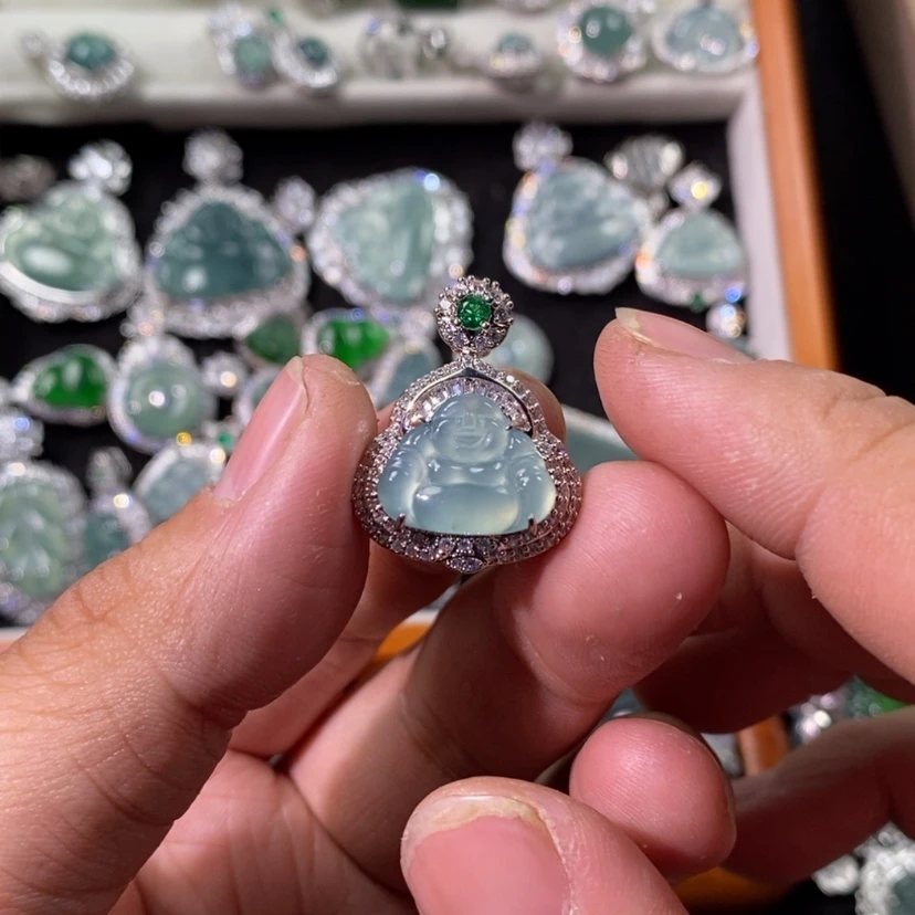 【闪购商品】翡翠颈饰未镶嵌天然
