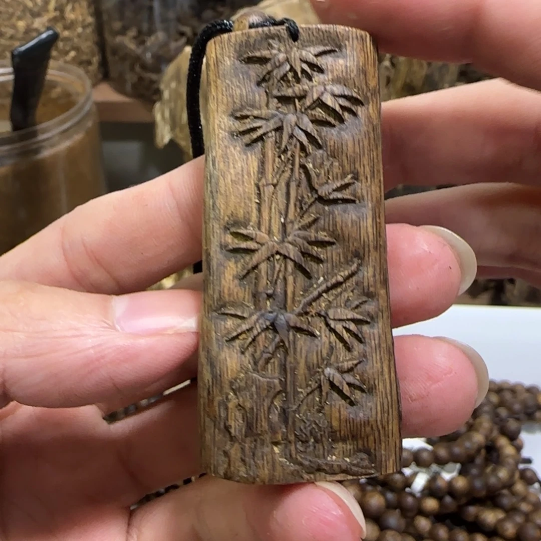 麦***丸沉香碎屑沉香奇楠沉香牌