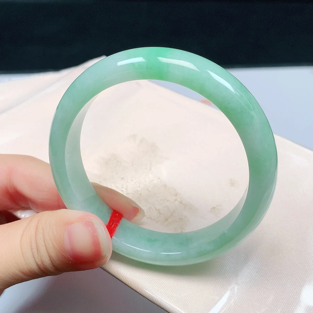 翡翠未镶嵌手镯1066