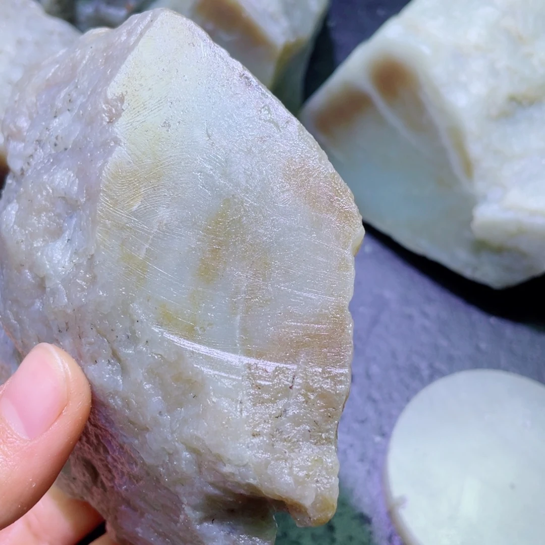 和田玉未镶嵌珠宝半成品