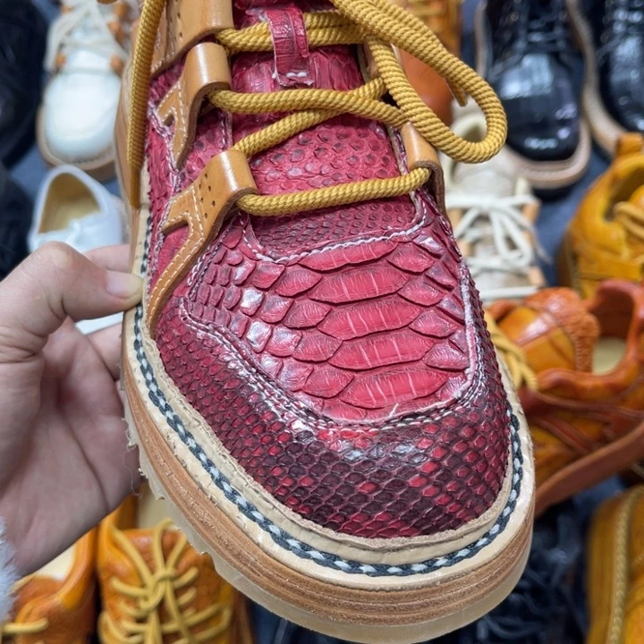 烟***司牛皮（革）红色蟒蛇红色蟒色41