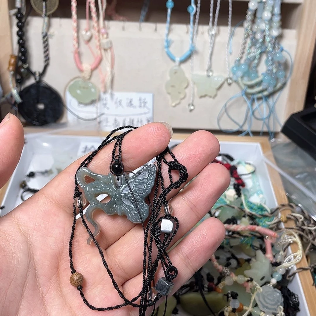 蛇纹石玉手链合金流***草