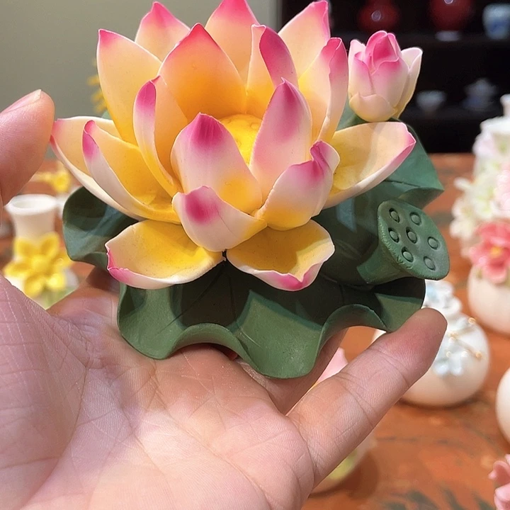 手工陶瓷精致摆件