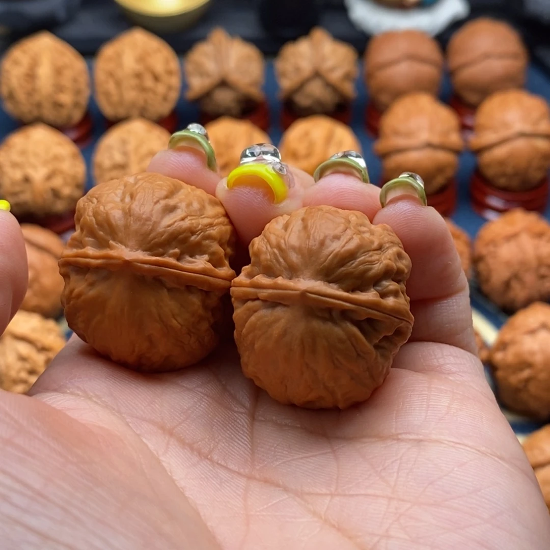 文玩核桃把件金***精品小手捻