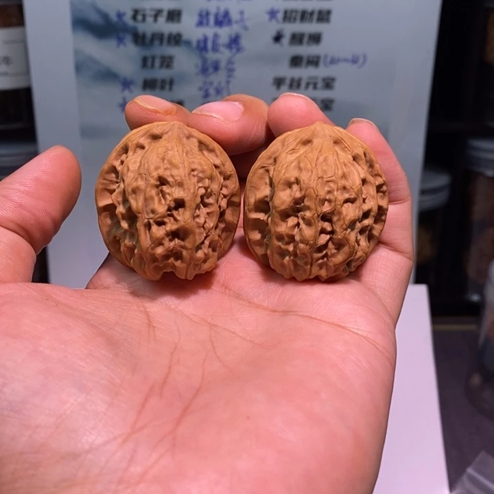 文玩核桃吊坠磐石