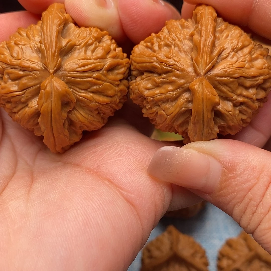 &***5把件文玩核桃43全白狮子