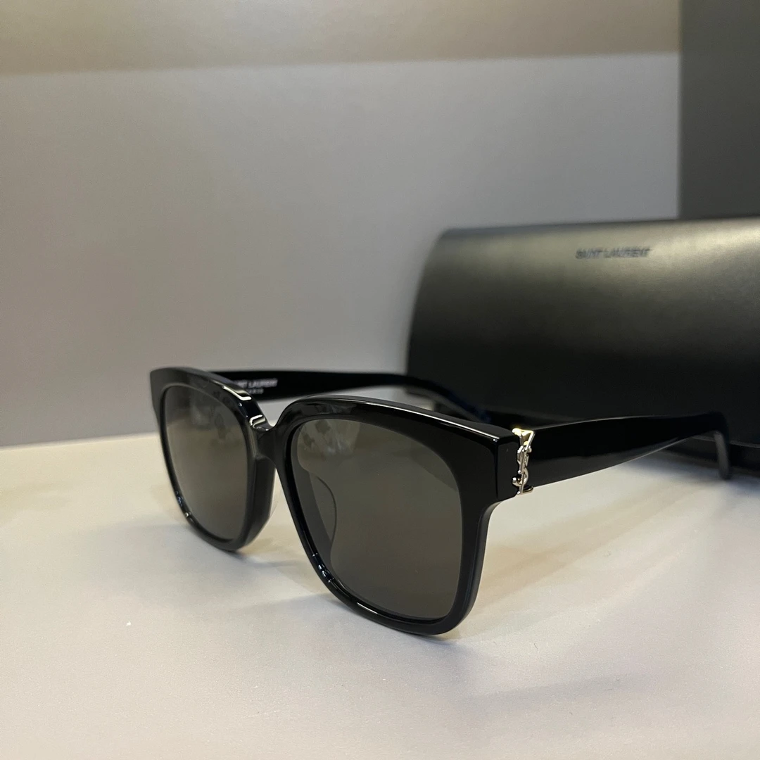 全新未使用 YSL/圣罗兰 M40墨镜全新带盒/公价4800