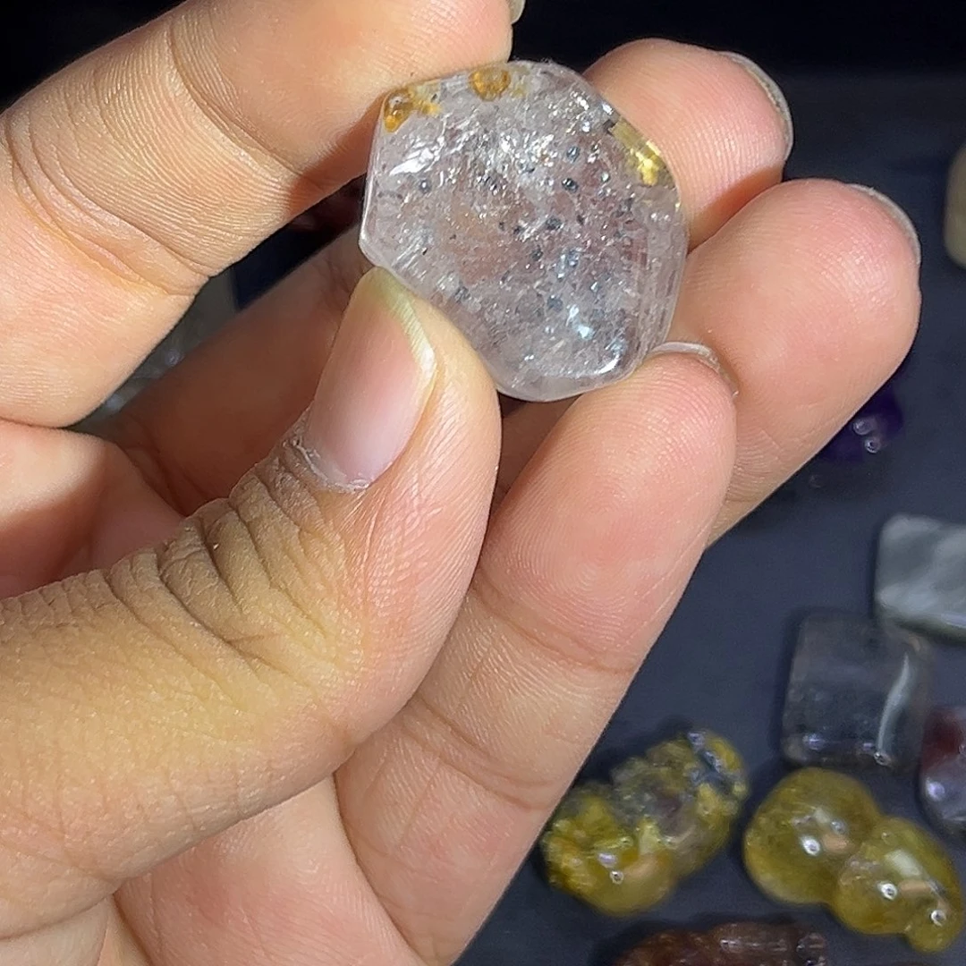 未镶嵌颈饰水晶黑超七