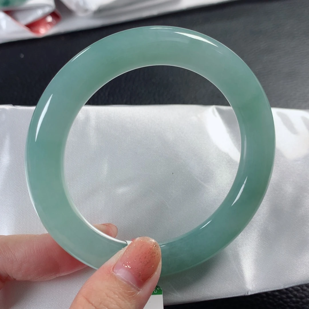 翡翠手镯未镶嵌57圈口冰透满绿