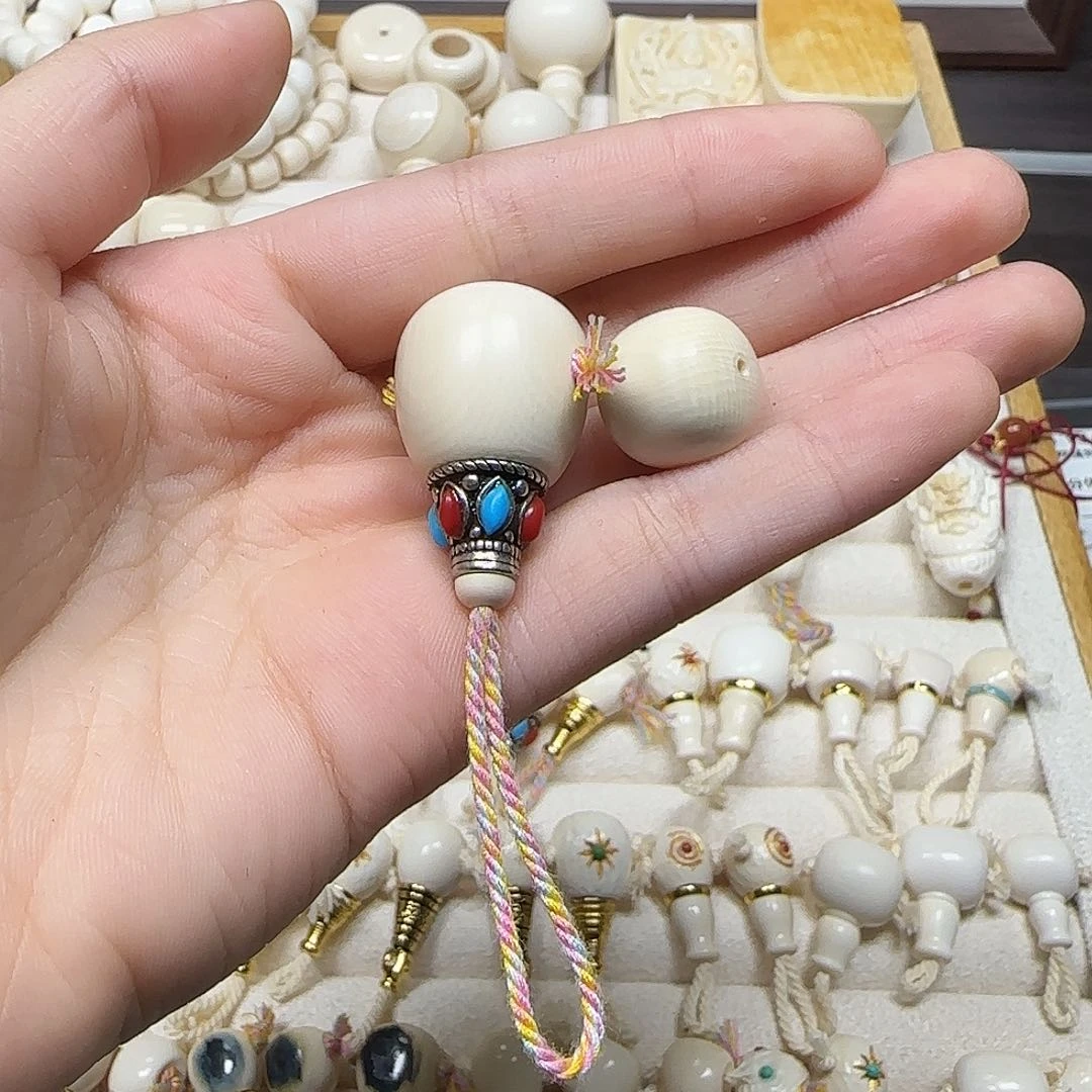 木凤**翔猛犸牙1.8藏三通加1.4老型珠14颗