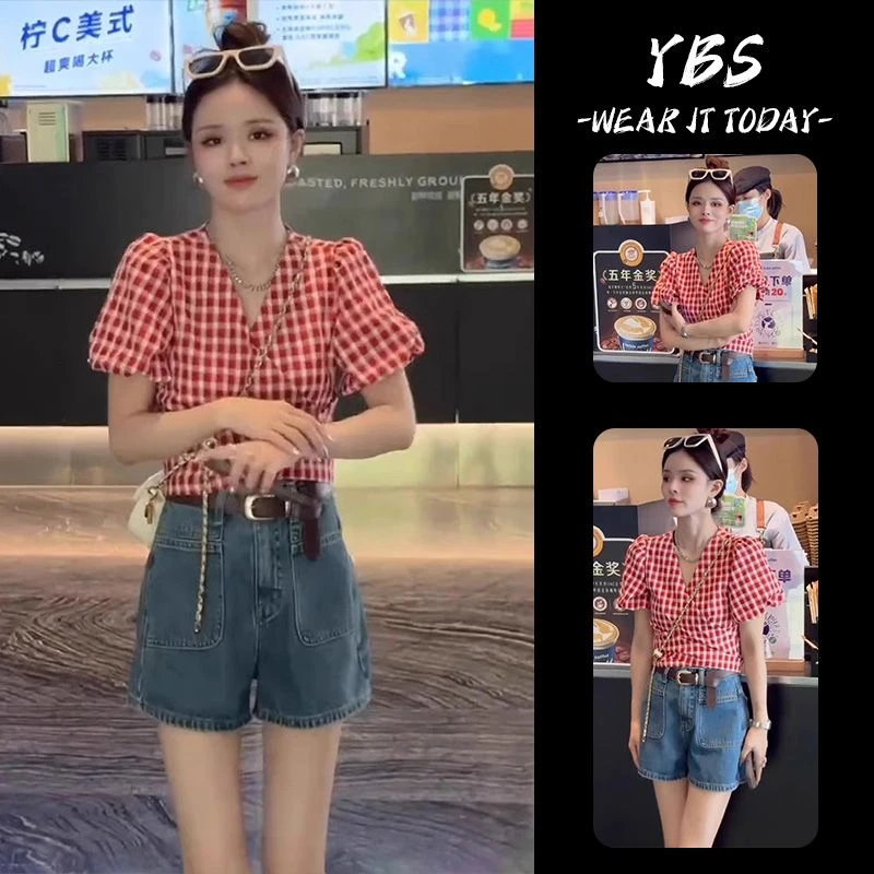 大码女装夏季穿搭一整套韩系慵懒绑带格子泡泡袖衬衫牛仔短裤套装