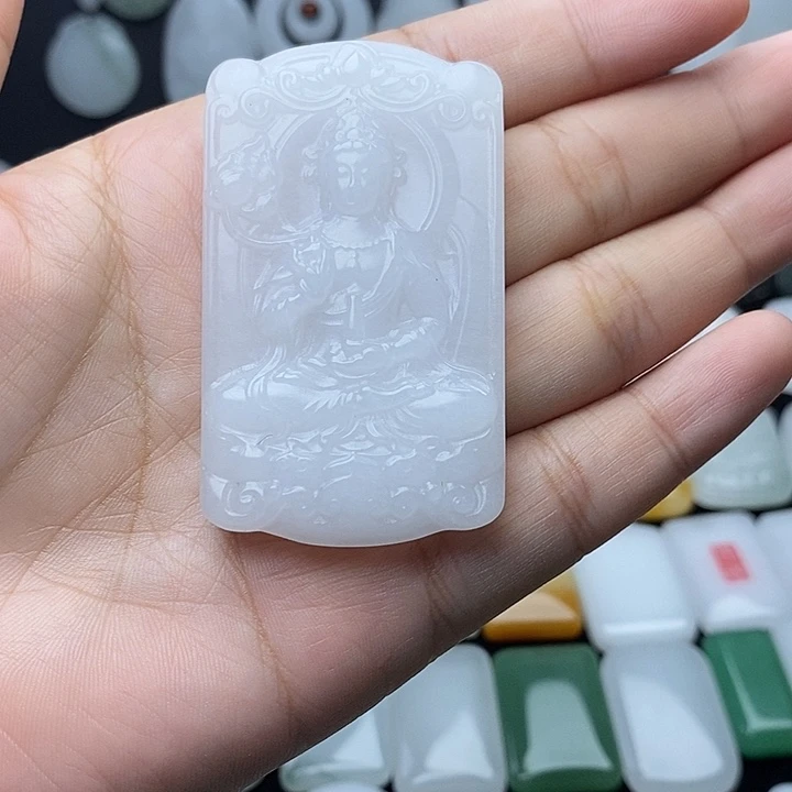 小***神颈饰未镶嵌石英质玉