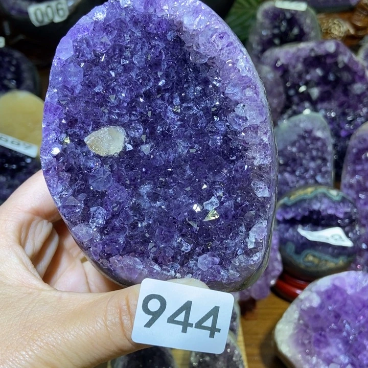 紫晶未镶嵌大型摆件（非配饰）