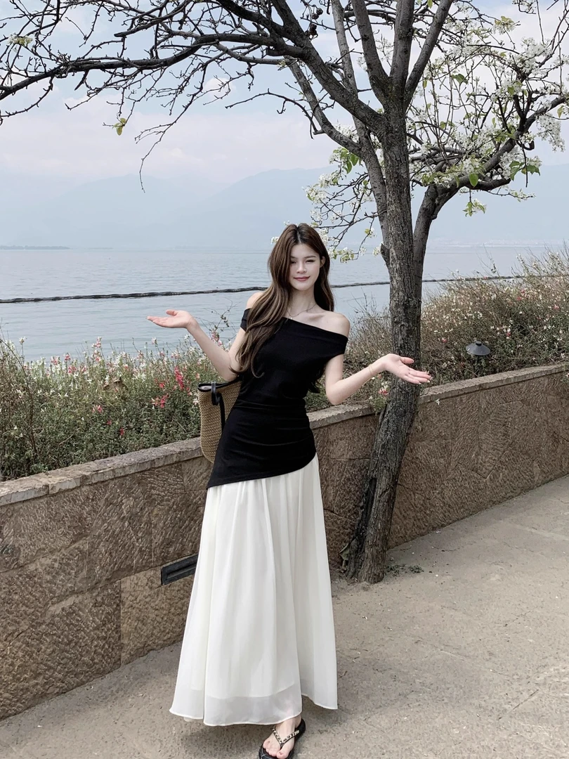 高智感穿搭云南旅游女装度假风一字肩连衣裙女高级小众不撞款裙子