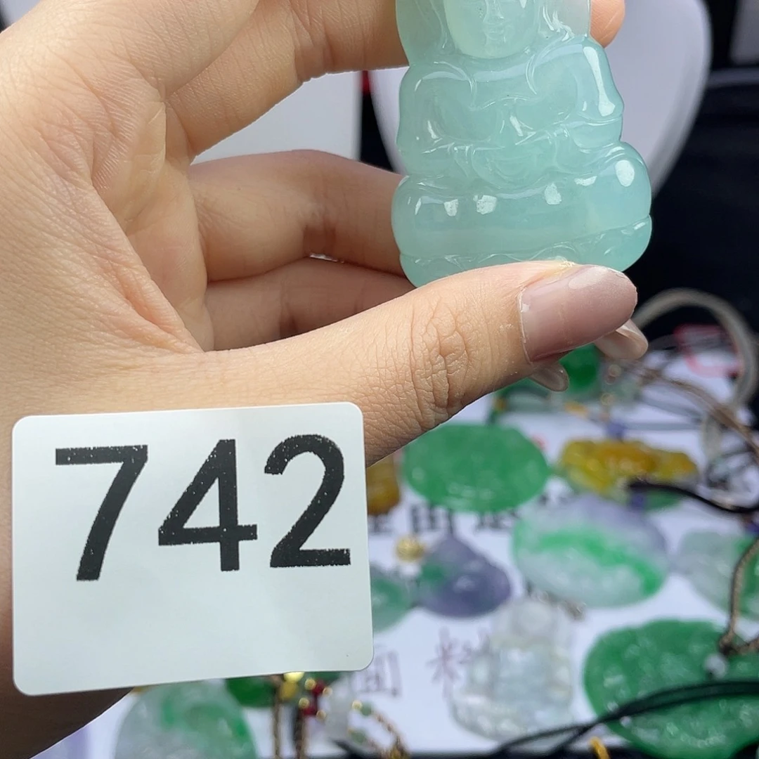 翡翠未镶嵌吊坠(赠链)