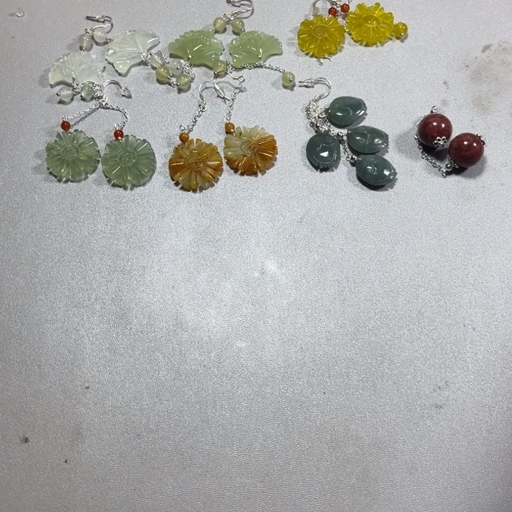 蛇纹石玉耳饰未镶嵌辞**尔