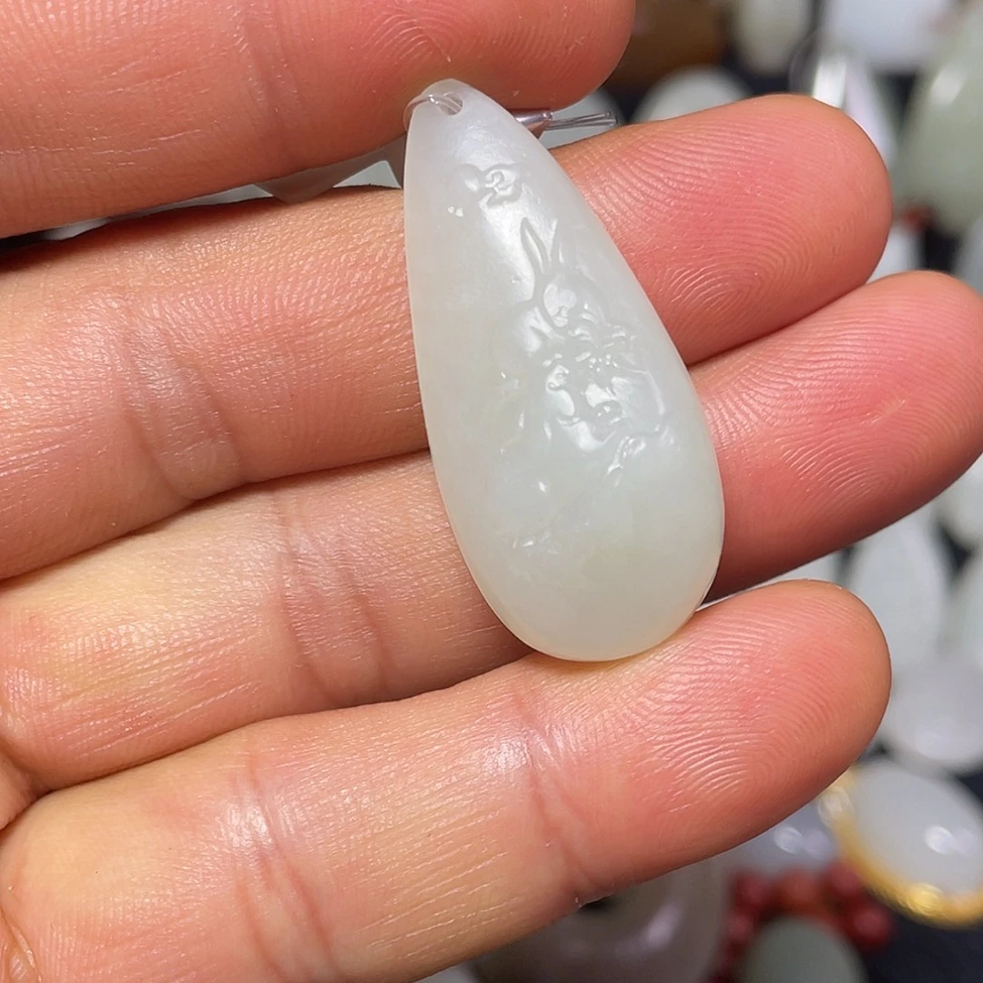 和田玉未镶嵌颈饰吊坠