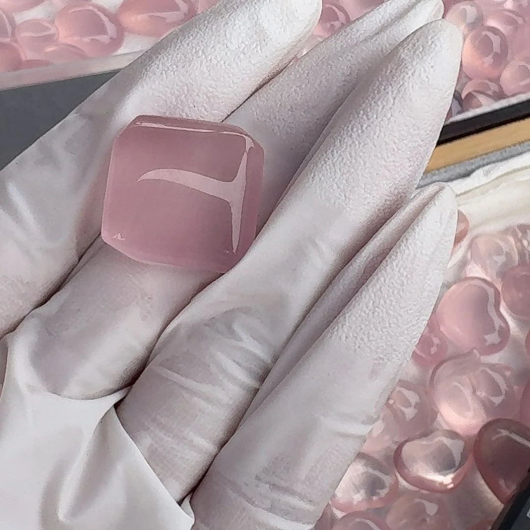 未镶嵌颈饰水晶?***?方块