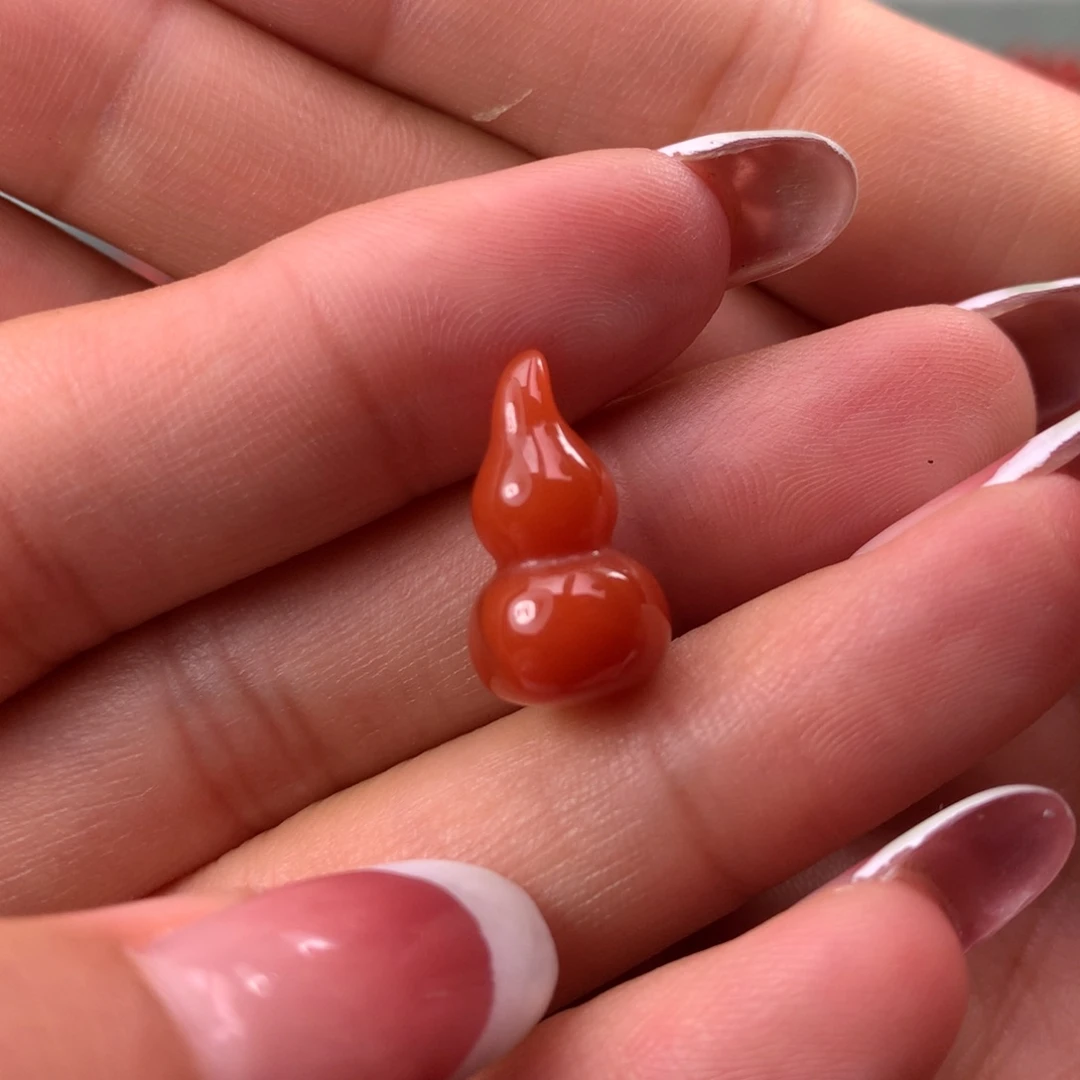 南红玛瑙配饰未镶嵌