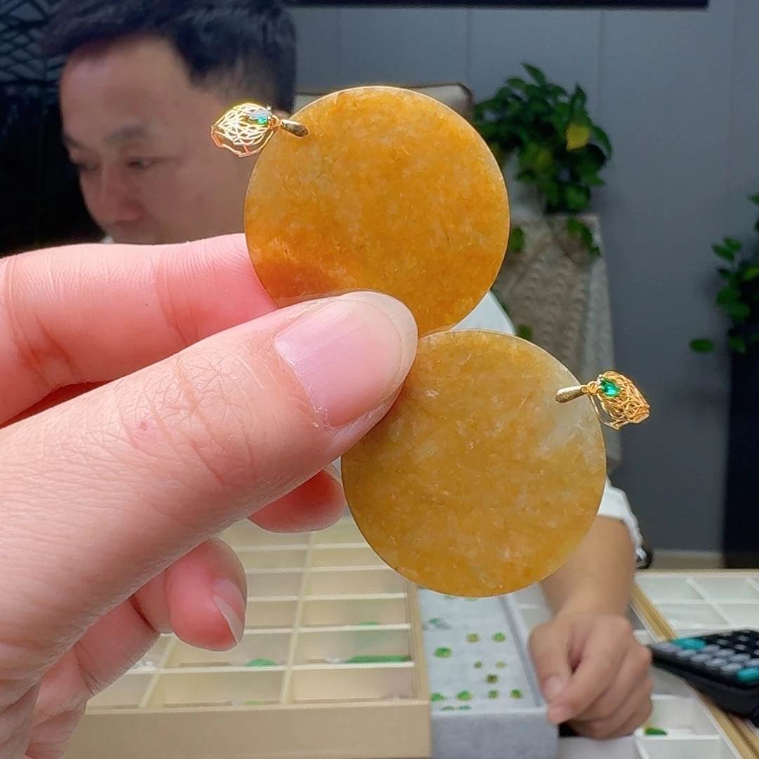 翡翠18K金镶嵌吊坠(不含链)多样性发货其一