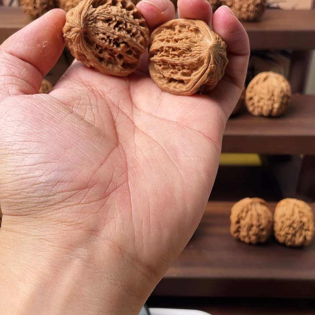 孟***家吊坠文玩核桃大沽石