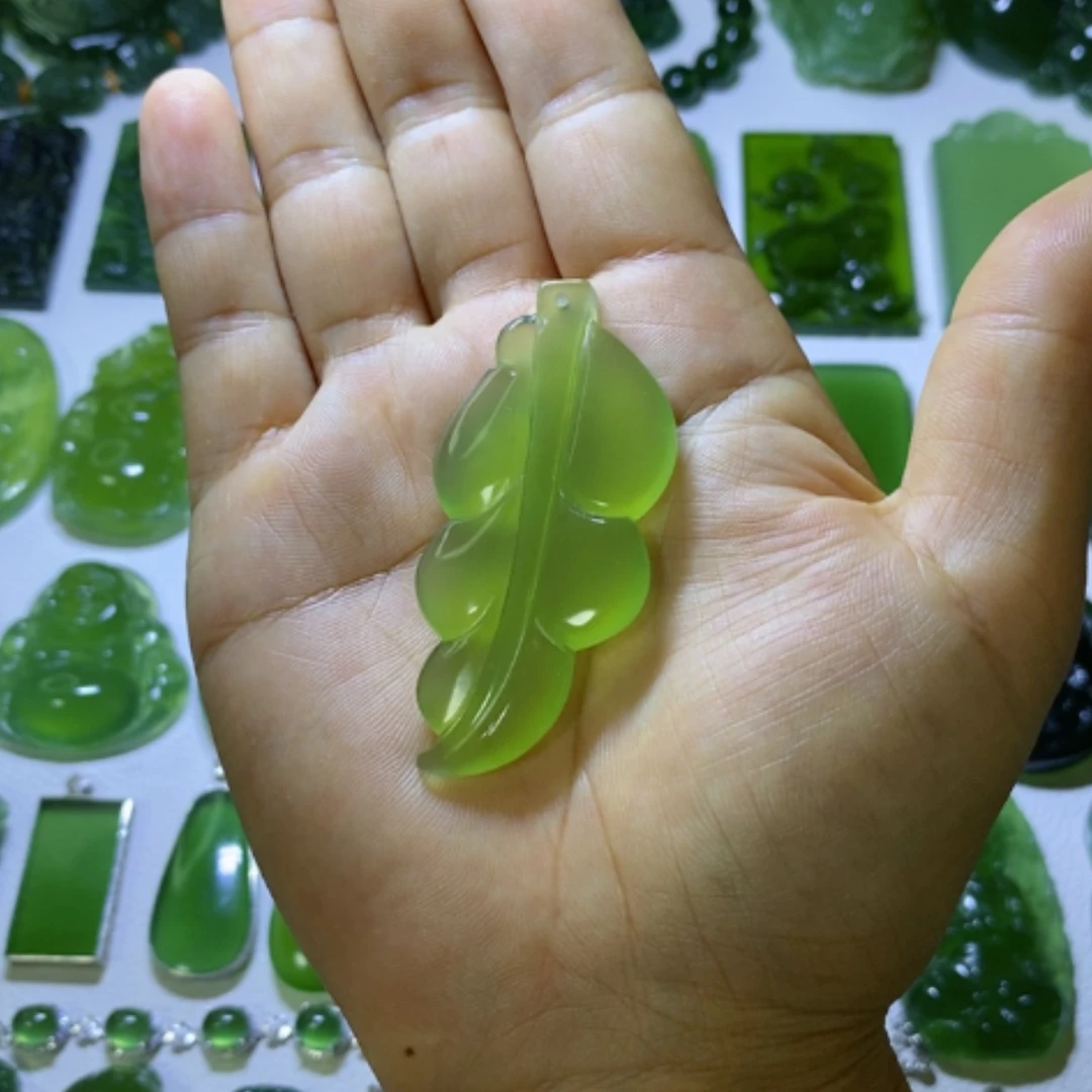 【闪购商品】蛇纹石玉未镶嵌颈饰