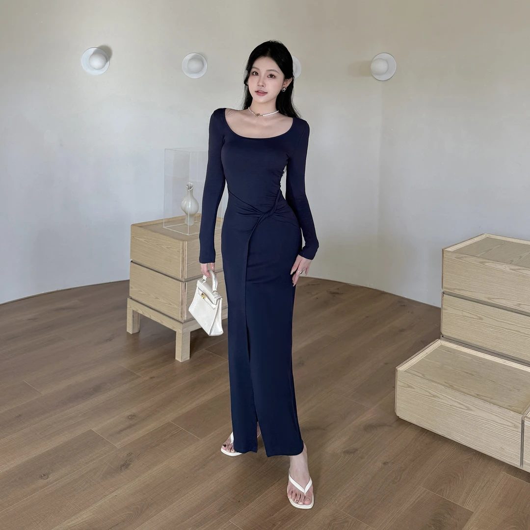 小可WIWI秋装女款爆款2025新款早秋气质收腰显瘦背心扭结连衣裙女