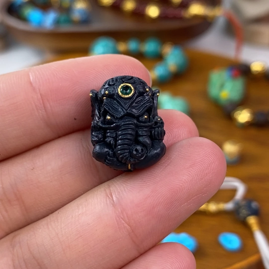 绿松石未镶嵌果石珠宝原矿松石象神