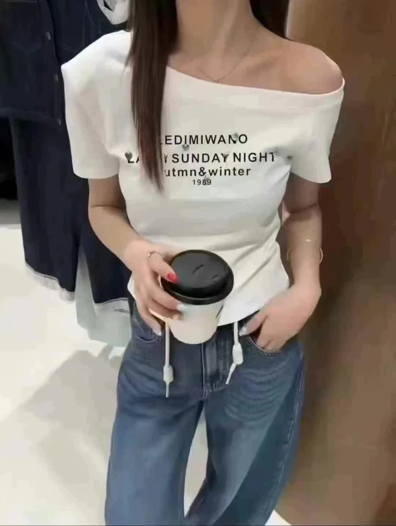 邹先森6766-29夏季新款重工贝壳斜肩设计短袖显瘦设计感露肩