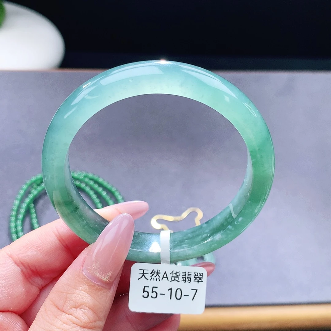 未镶嵌手镯（圆镯）翡翠