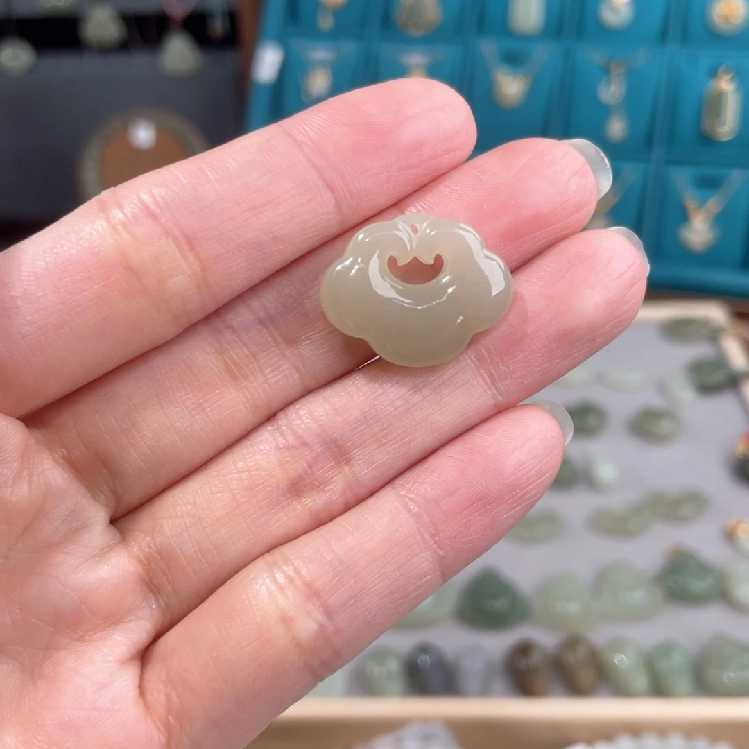 和田玉吊坠(不含链)未镶嵌大*