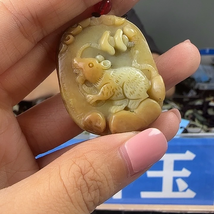 颈饰未镶嵌和田玉