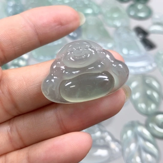 翡翠颈饰未镶嵌66666888888888