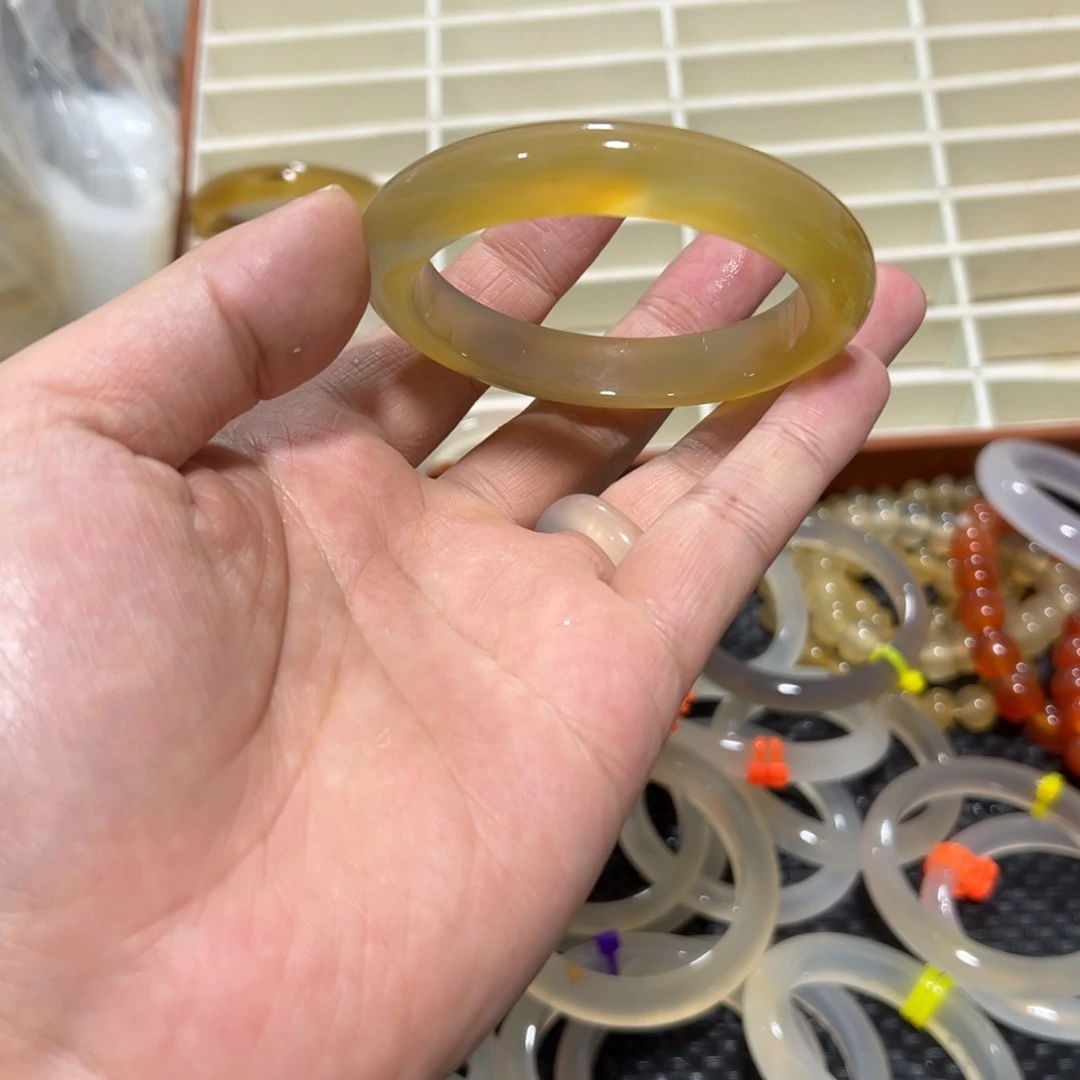 玛瑙/玉髓未镶嵌手镯5758圈有包容1.6