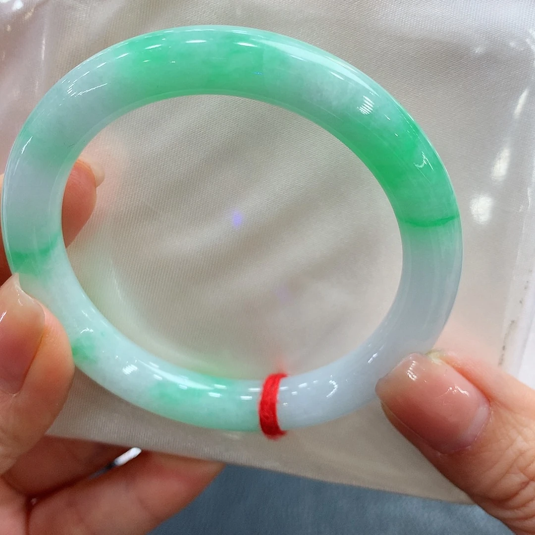 翡翠未镶嵌手镯白底青52.6圈圆条