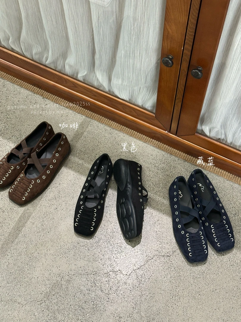 新款爆款猪鼻子平头浅口单鞋平底方头法式铆钉玛丽珍鞋女高品质