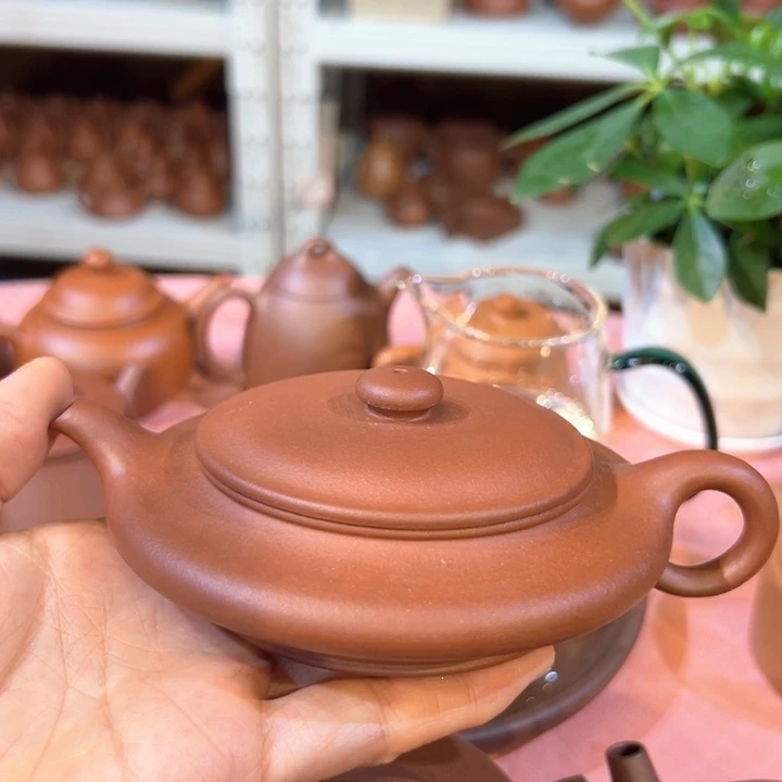 茶壶紫砂紫泥瑕疵扁壶150c c