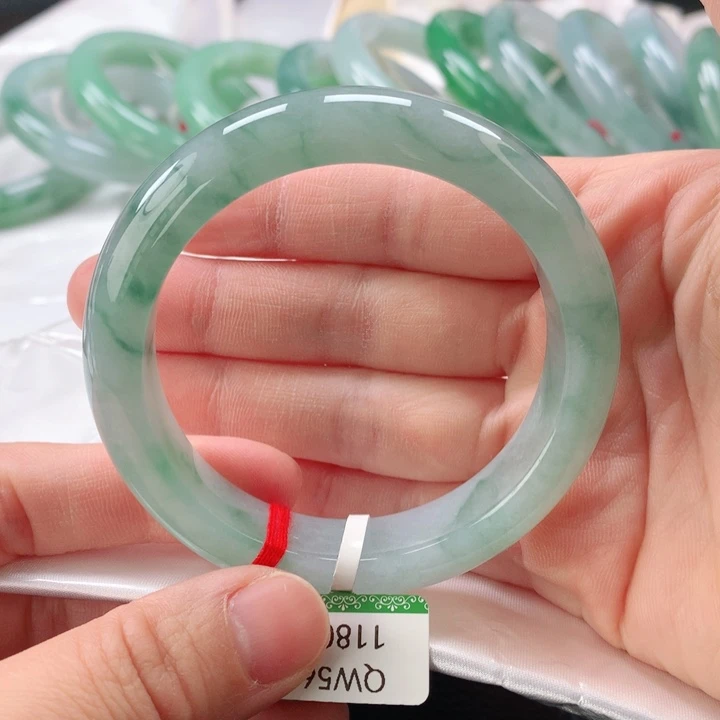 翡翠手镯未镶嵌缅甸A货翡翠手镯