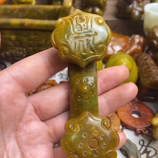 蛇纹石玉未镶嵌颈饰128