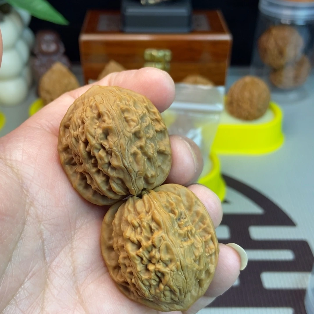 平谷寿桃核桃手把件！！！