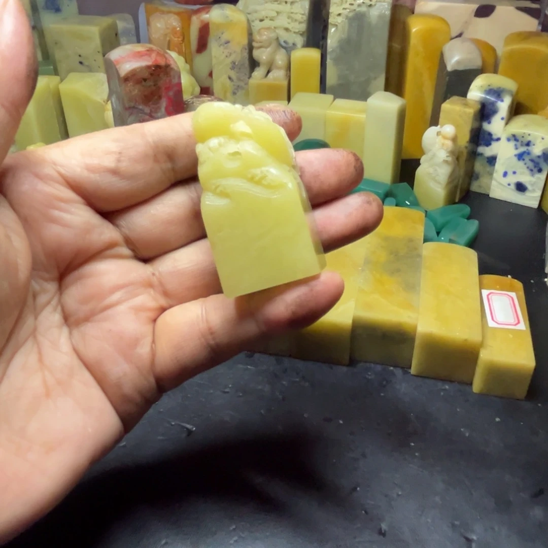 青田石青田封门灯光冻