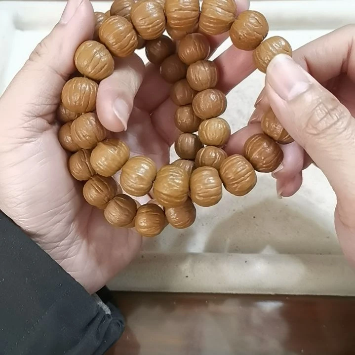 文玩核桃手串猴头微瑕介意不拍，大小尺寸多样性发其一