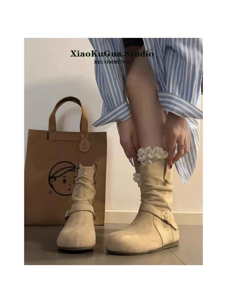 小个子内增高短靴女款2025新款秋季百搭丑萌堆堆靴皮带扣马丁靴子