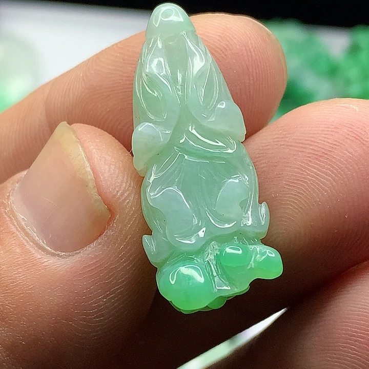 吊坠(赠链)未镶嵌翡翠