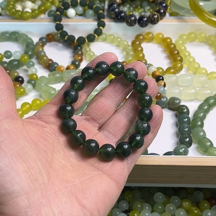 合金蛇纹石玉颈饰