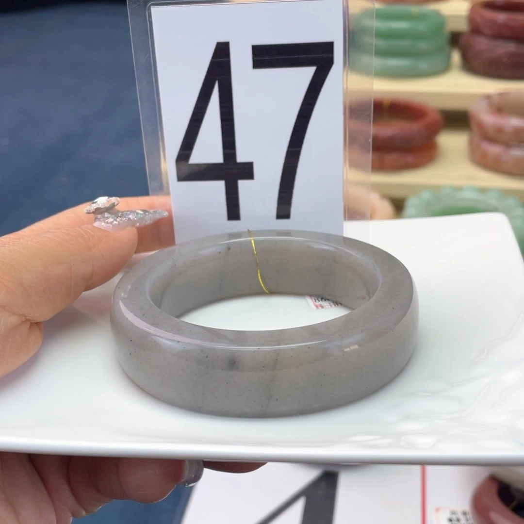 石英岩玉未镶嵌手镯