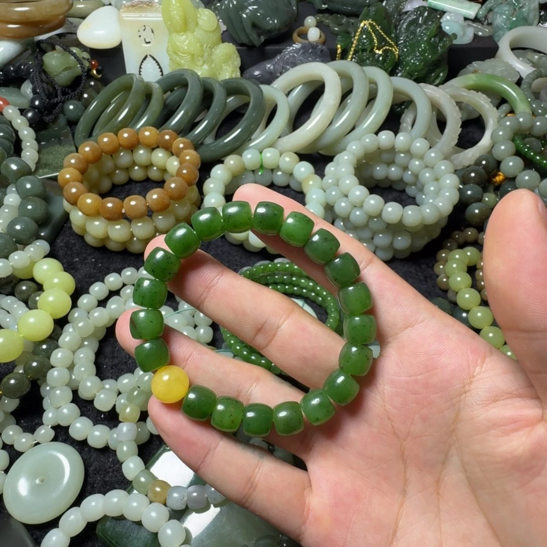 和田玉未镶嵌手串