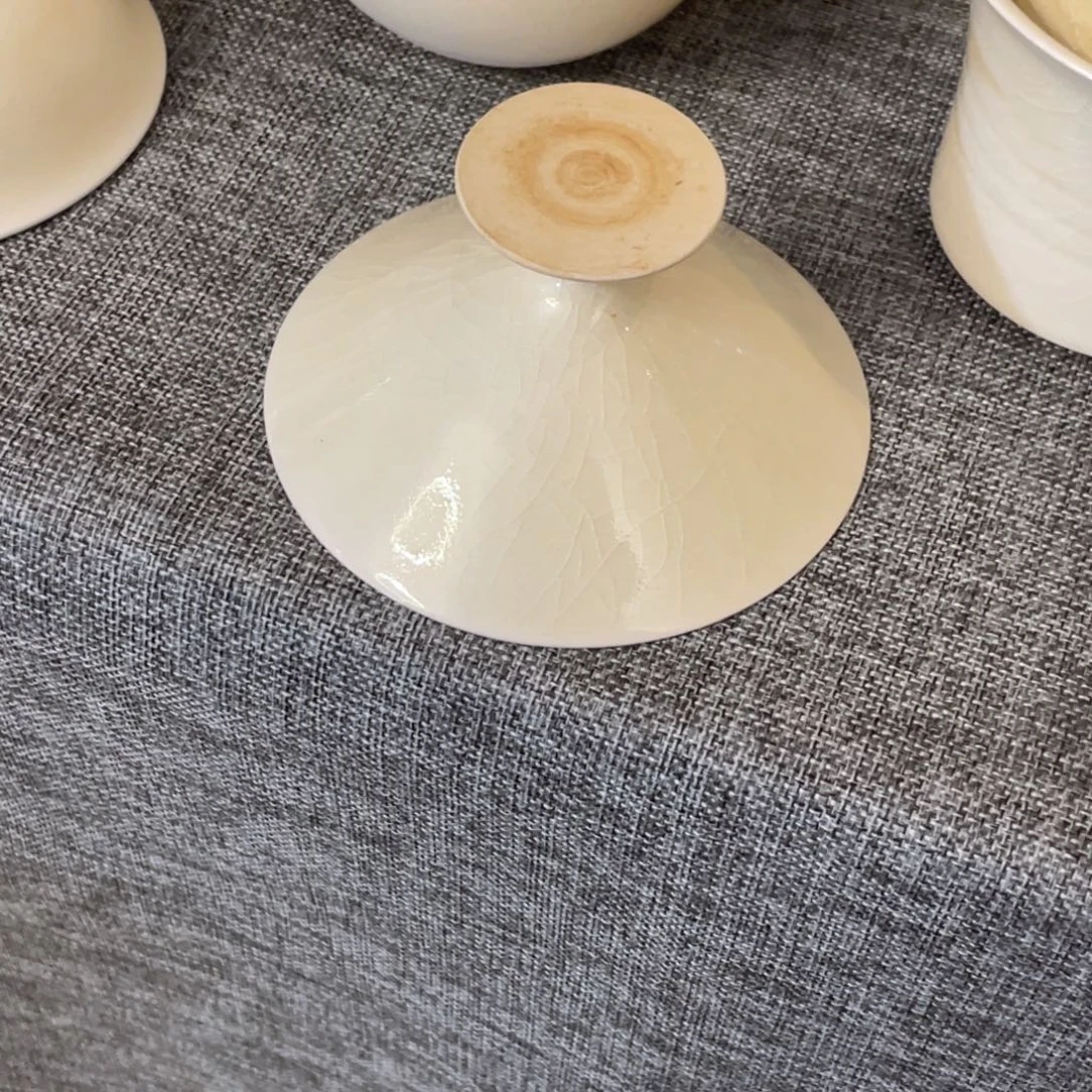 赏品隋白釉高足斗笠