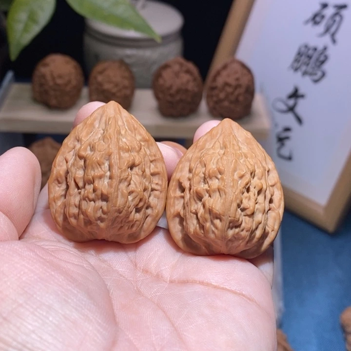 阿****文玩核桃吊坠全品天眼鸡心
