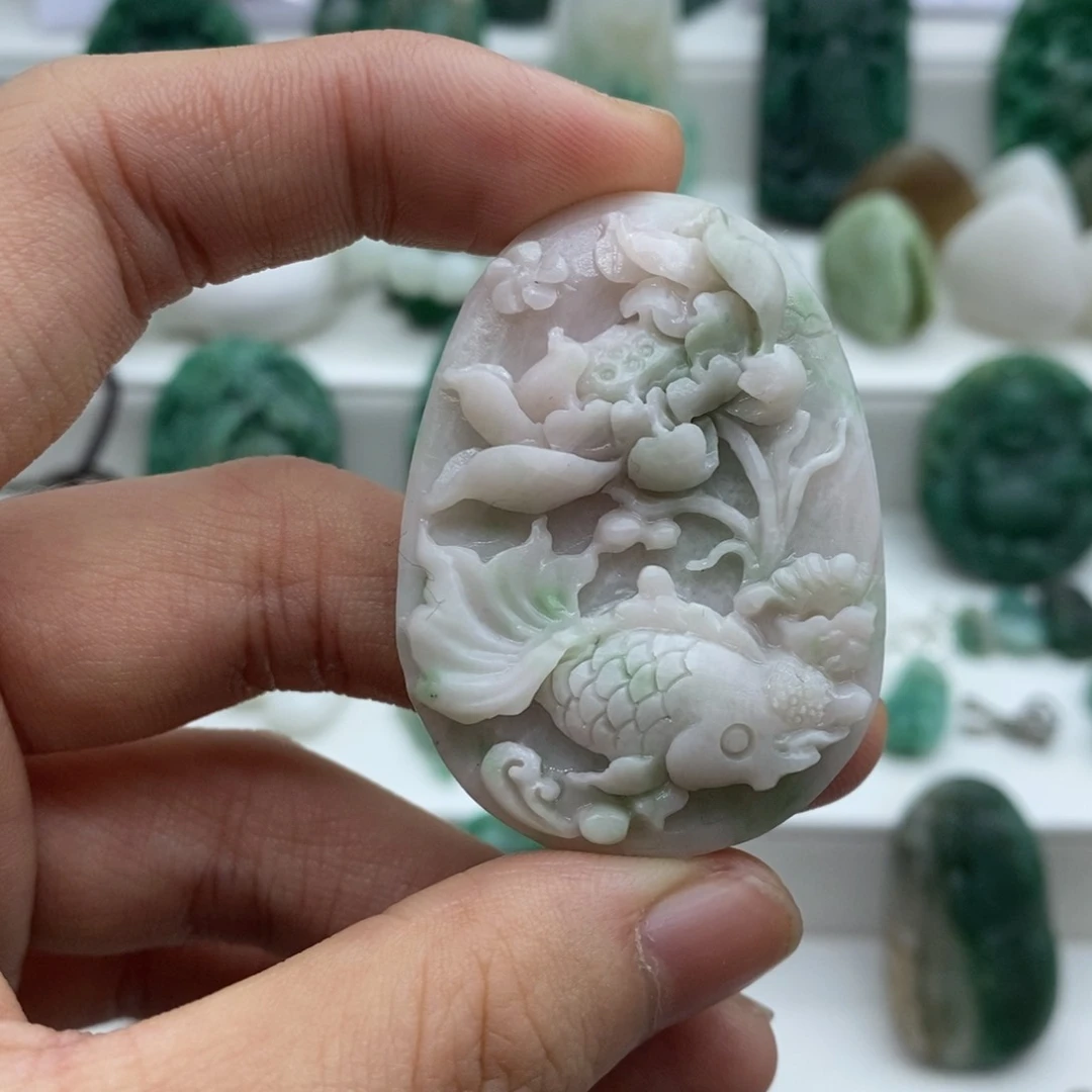 独山玉颈饰未镶嵌我****嘟